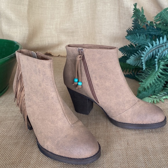 Ariat Shoes - Ariat Unbridled Shayla Fringe Boots